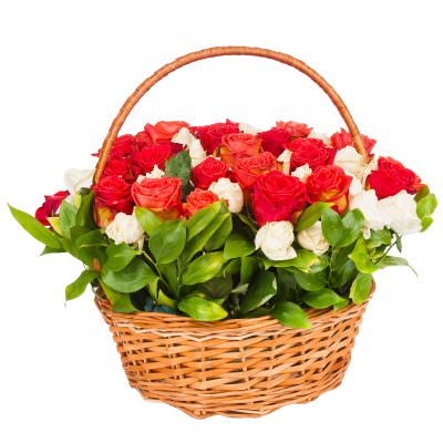 Корзина из роз «Светлый путь»